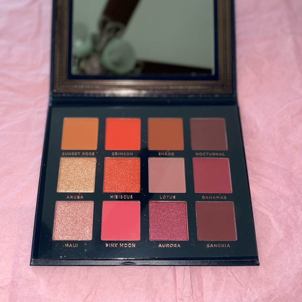 NEW Ace Beauté Scarlet Dusk Eyeshadow Palette